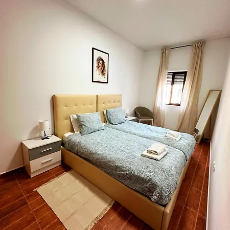 Comfy Costa Cabral- Big 3 Bedroom With 2 Baths Апартаменты *