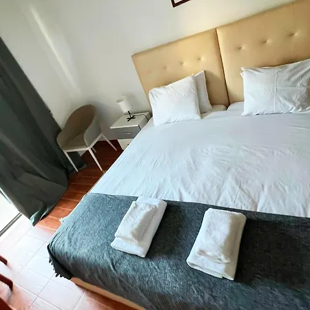 Comfy Costa Cabral- Big 3 Bedroom With 2 Baths Апартаменты *