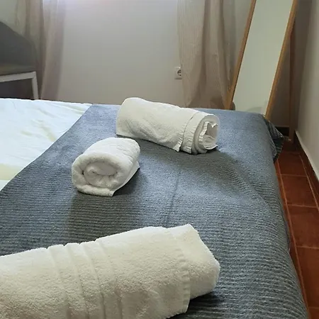 Comfy Costa Cabral- Big 3 Bedroom With 2 Baths Apartment *
