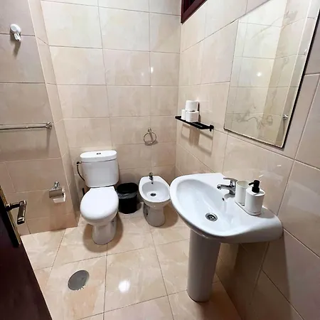 Comfy Costa Cabral- Big 3 Bedroom With 2 Baths Apartment
