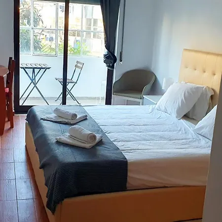 Comfy Costa Cabral- Big 3 Bedroom With 2 Baths * Porto