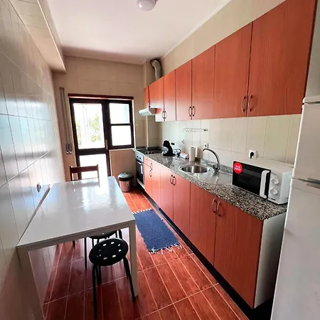 Comfy Costa Cabral- Big 3 Bedroom With 2 Baths * Porto